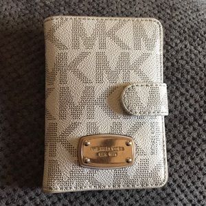 Michael Kor’s wallet